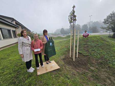 Rožnati oktober_sajenje drevesa 2024 (3)